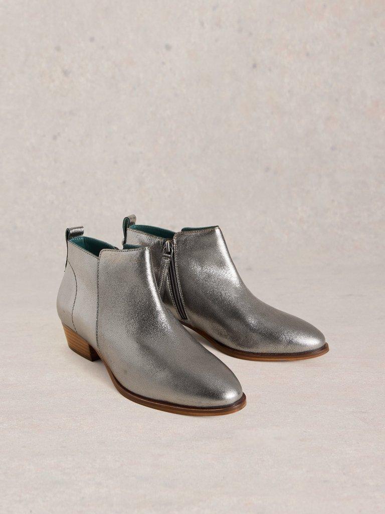 Willow Leather Ankle Boot in PEWTER MET - FLAT FRONT