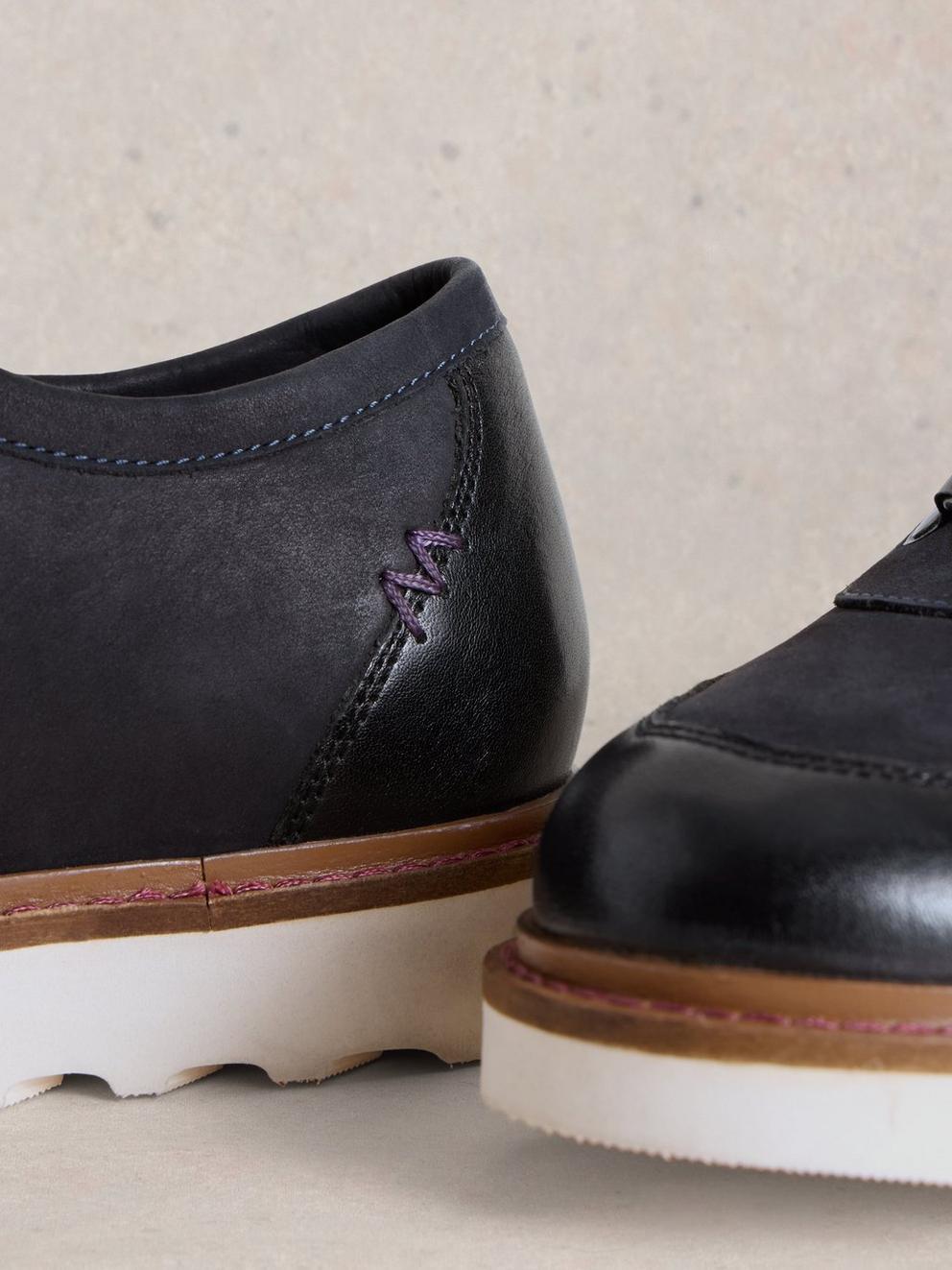 Henry Hiker Shoe in DARK NAVY - FLAT DETAIL