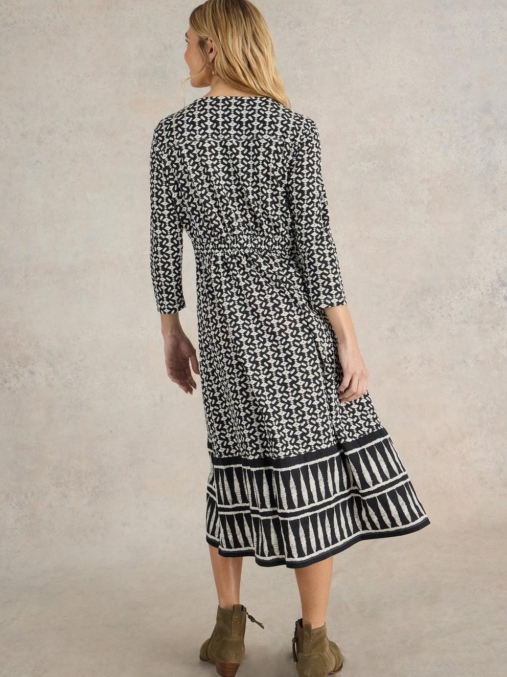 Mia Jersey V Neck Dress in BLK PR - MODEL BACK