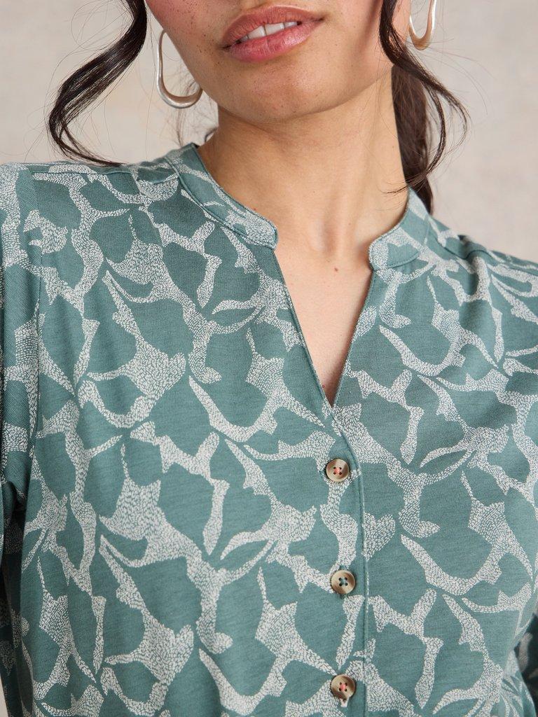 Naya Jersey Midi Dress in GREEN PR - MODEL DETAIL