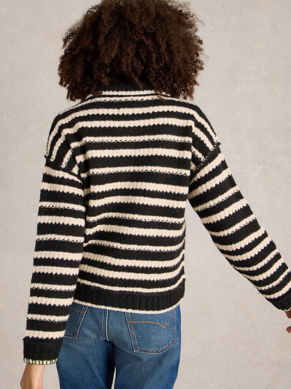TYLER CARDI in BLK MLT - MODEL BACK