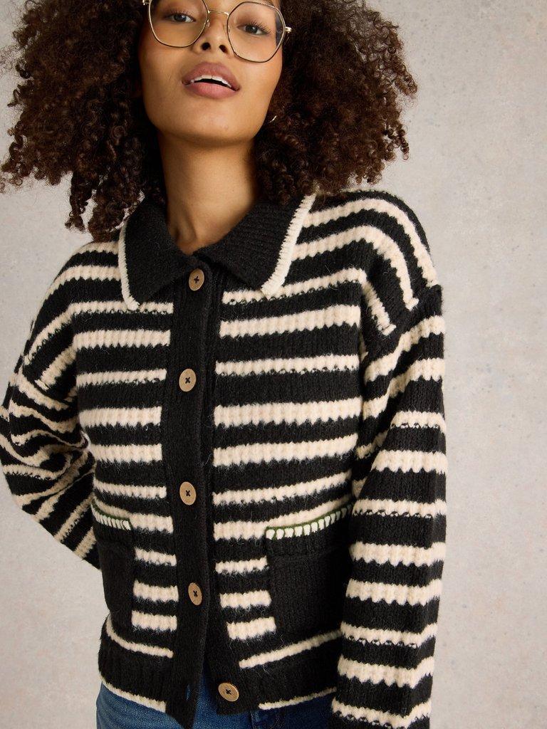 TYLER CARDI in BLK MLT - MODEL DETAIL