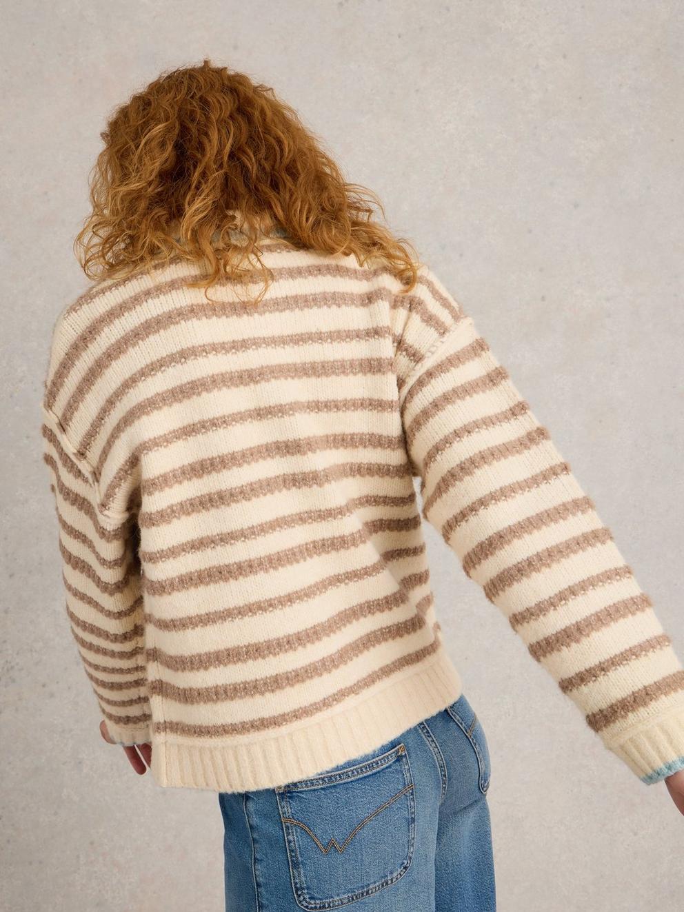 TYLER CARDI in NAT MLT - MODEL BACK