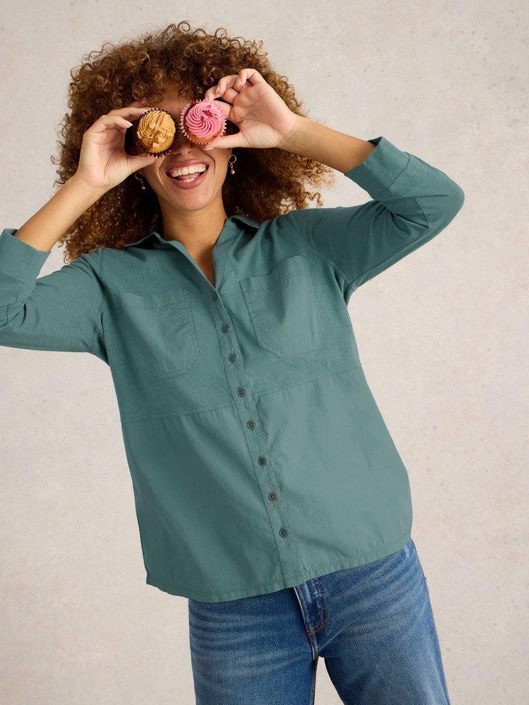 MISSY LONGLINE MIX SHIRT in DUS GREEN - LIFESTYLE