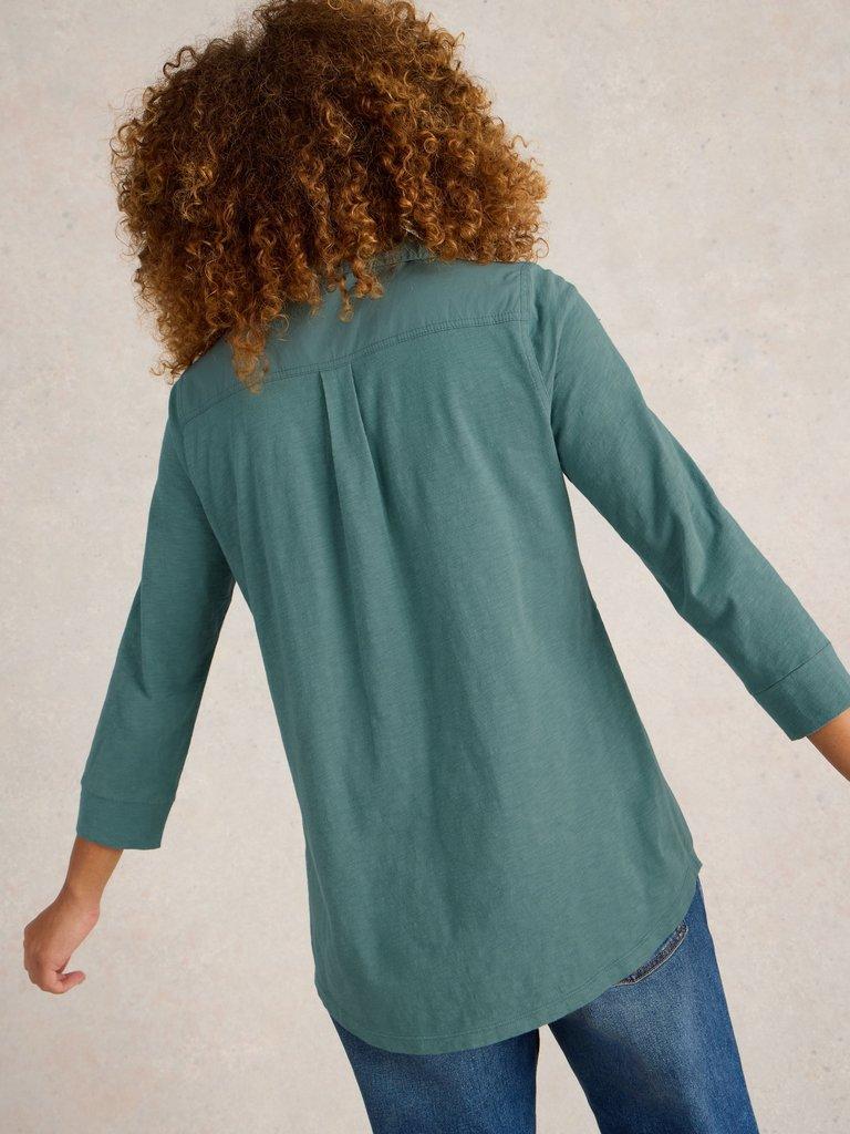 MISSY LONGLINE MIX SHIRT in DUS GREEN - MODEL BACK