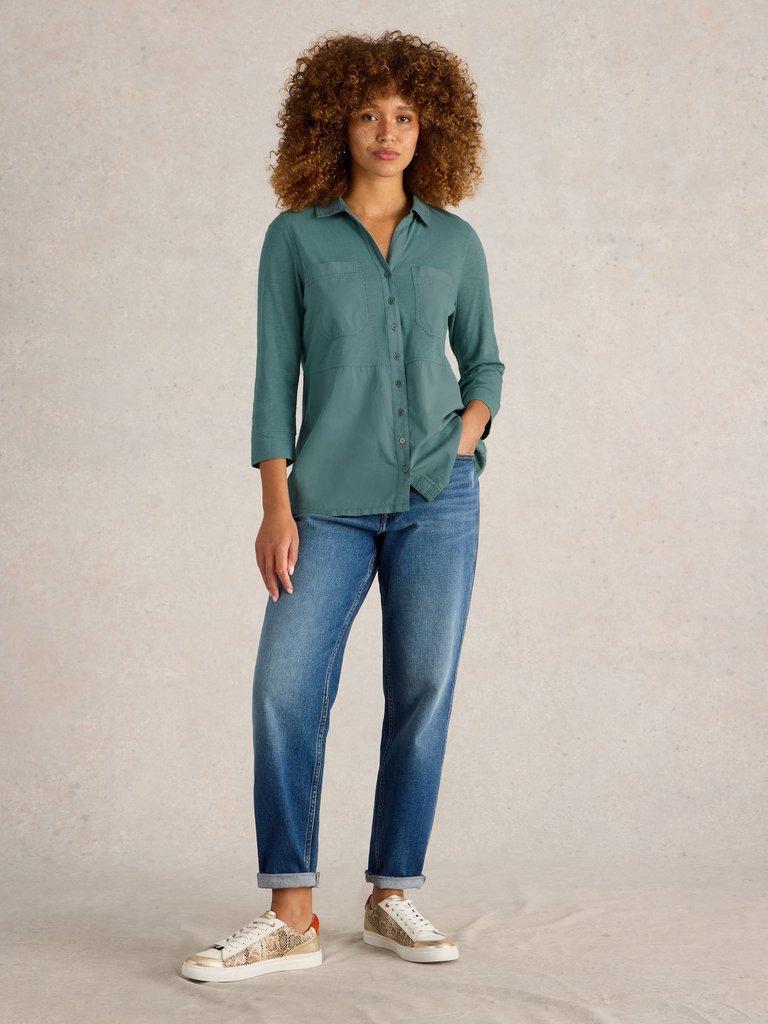 MISSY LONGLINE MIX SHIRT in DUS GREEN - MODEL FRONT