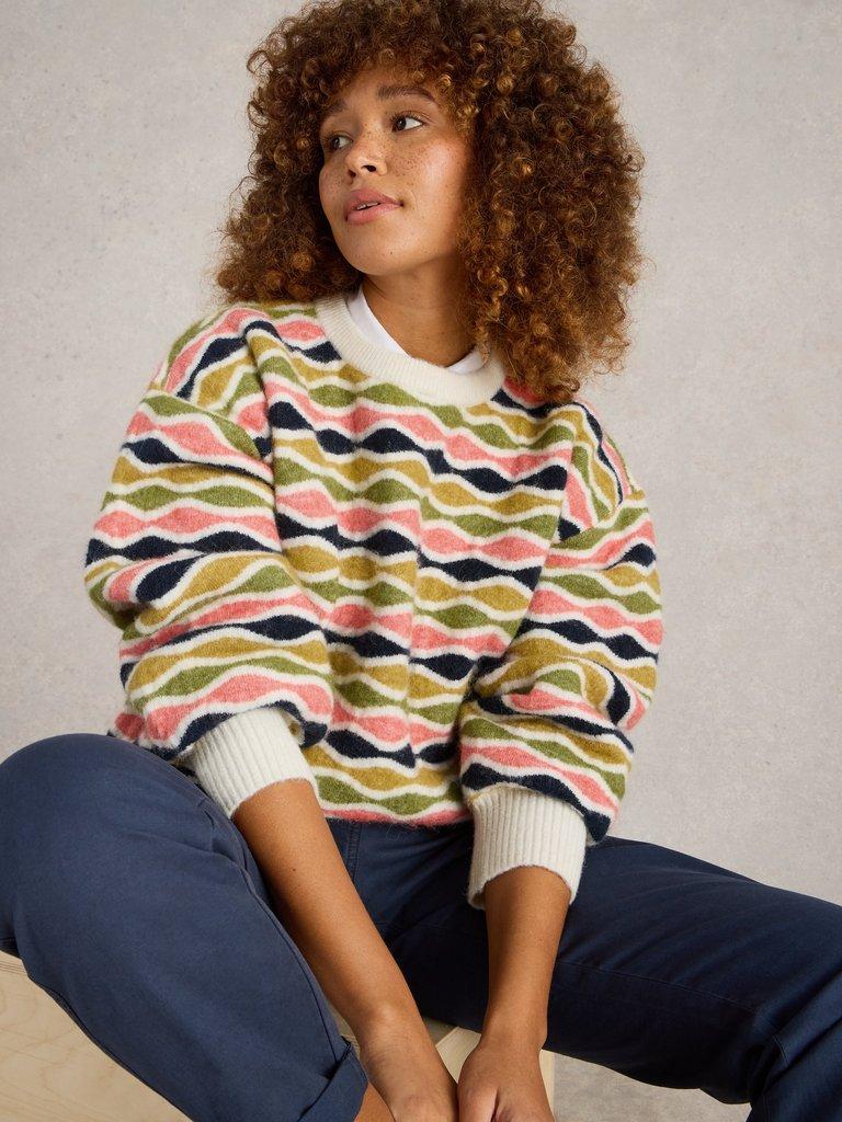 GINA GEO JUMPER in NAT MLT - MODEL DETAIL