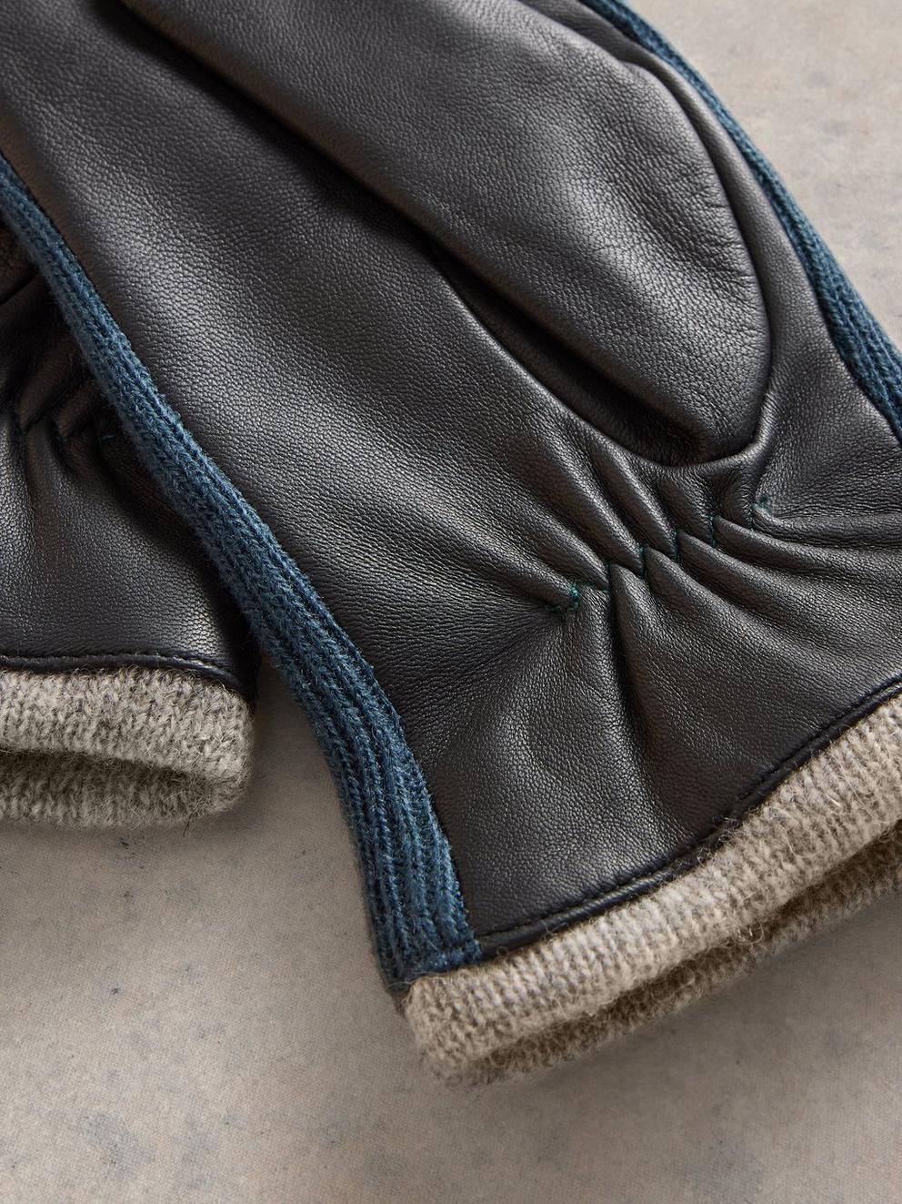 Suede Knitted Mitten in DARK NAVY - FLAT DETAIL