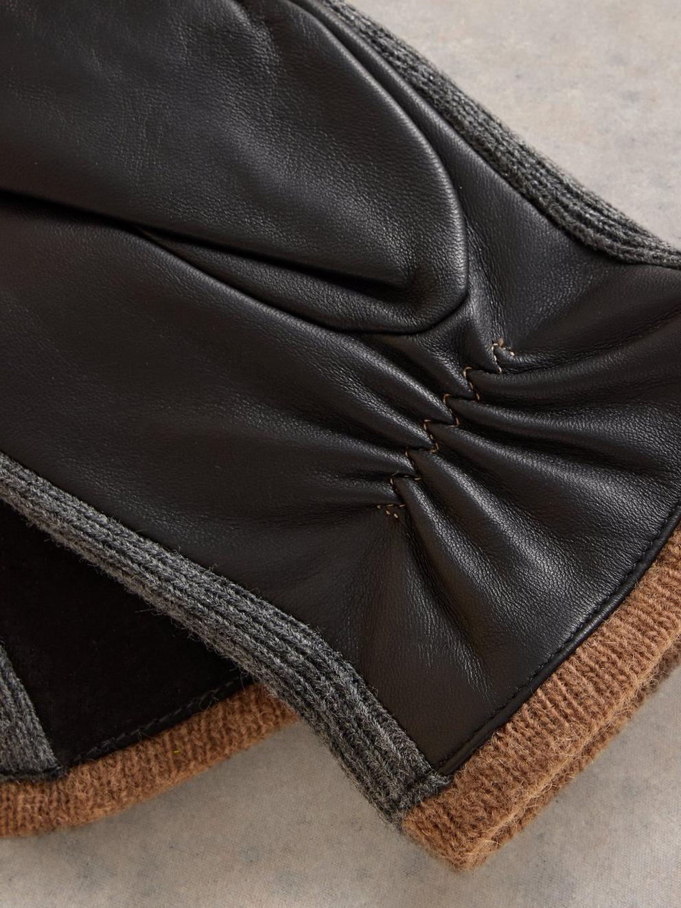 Suede Knitted Mitten in PURE BLK - FLAT DETAIL