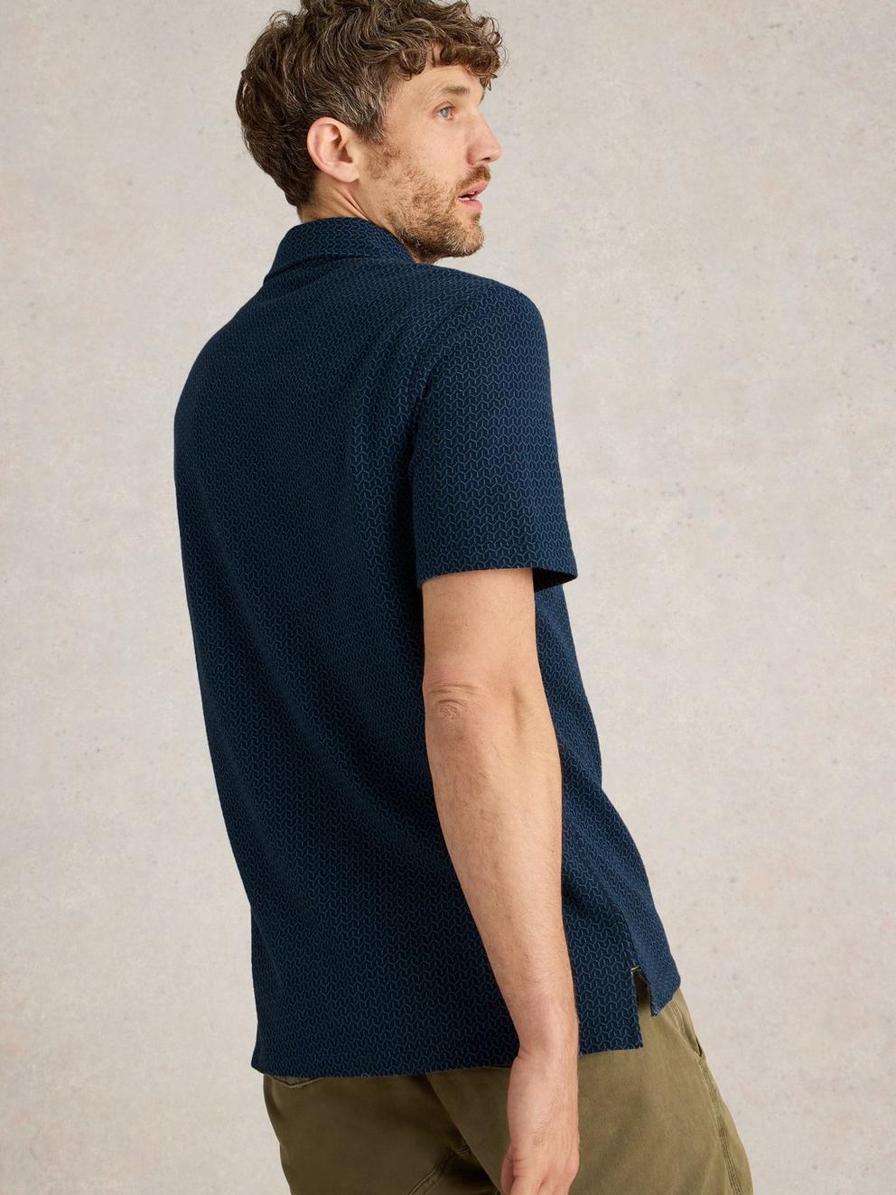 Jacquard Polo in DARK NAVY - MODEL BACK
