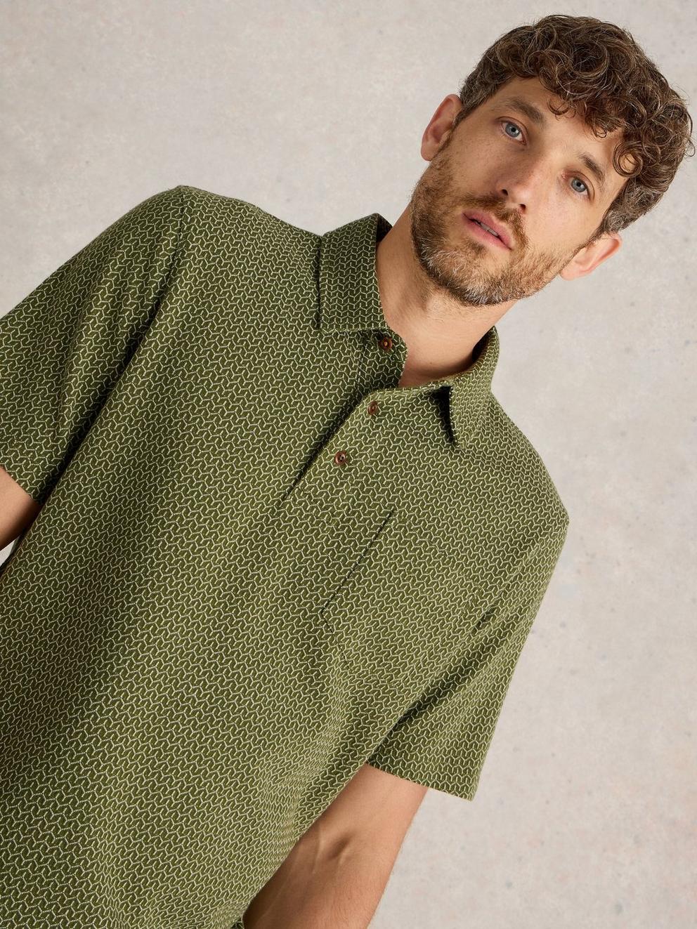 Jacquard Polo in KHAKI GRN - MODEL DETAIL