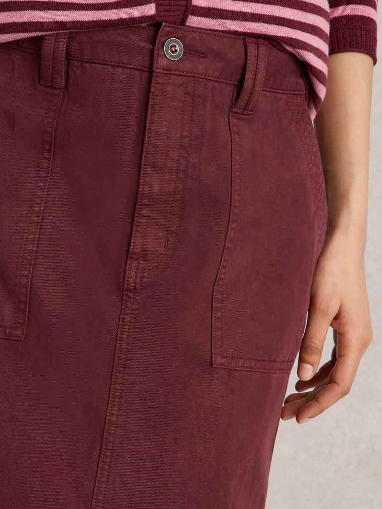 Maren Midi Skirt in DK PLUM - MODEL DETAIL