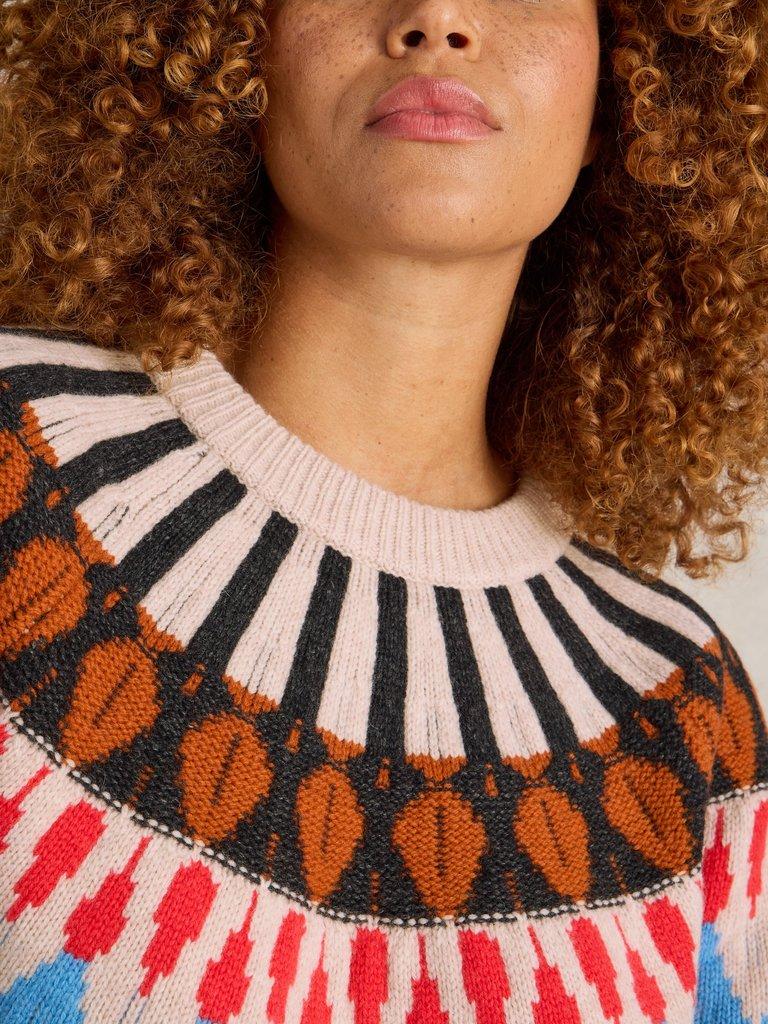 ALLIE FAIRISLE WOOL JUMPER in NAT MLT - MODEL DETAIL