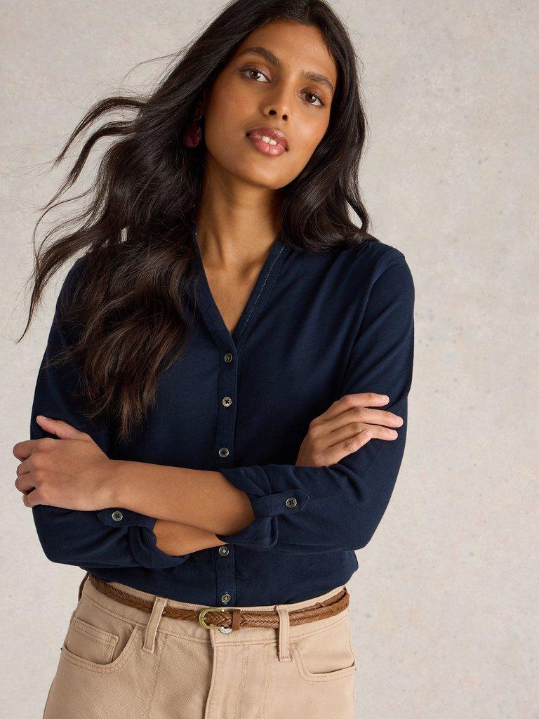 ANNIE TEXTURED SHIRT in FR NAVY - MODEL DETAIL