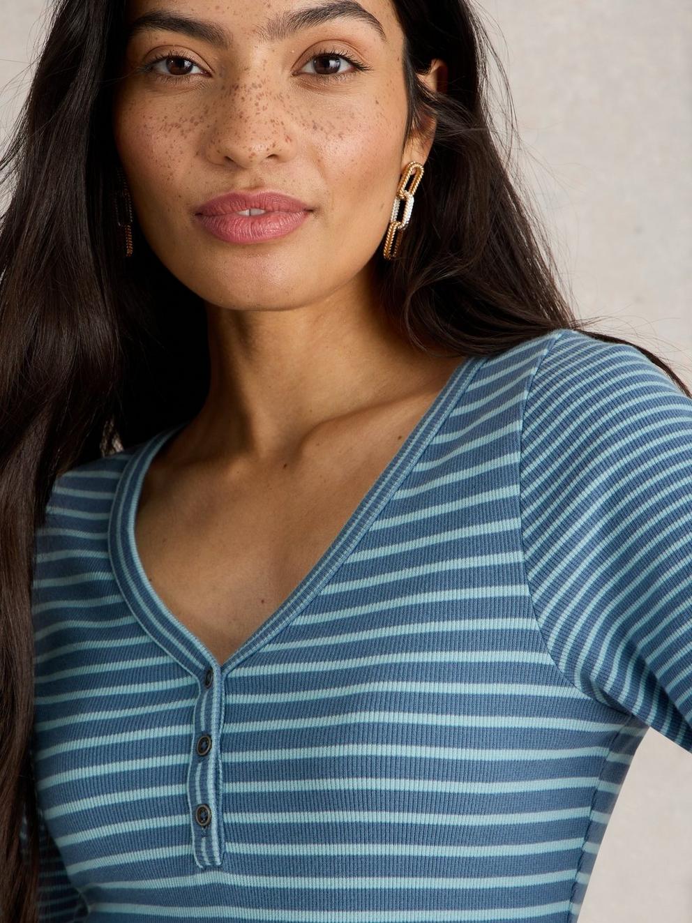 HALLEY RIB STRIPE HENLEY in BLUE MLT - MODEL DETAIL