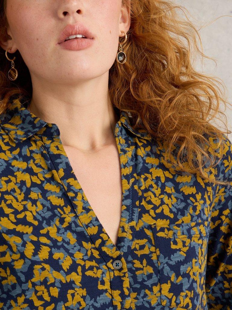 ANNIE LONGLINE COLLARED SHIRT in NAVY PR - MODEL DETAIL