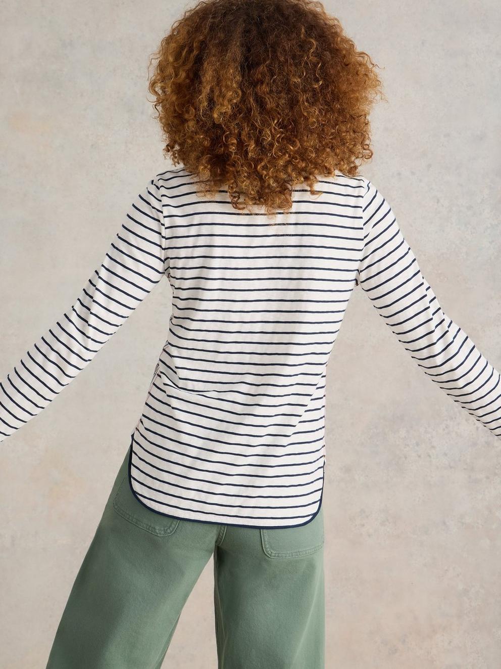 CLARA LONG SLEEVE TEE in NAT PR - MODEL BACK