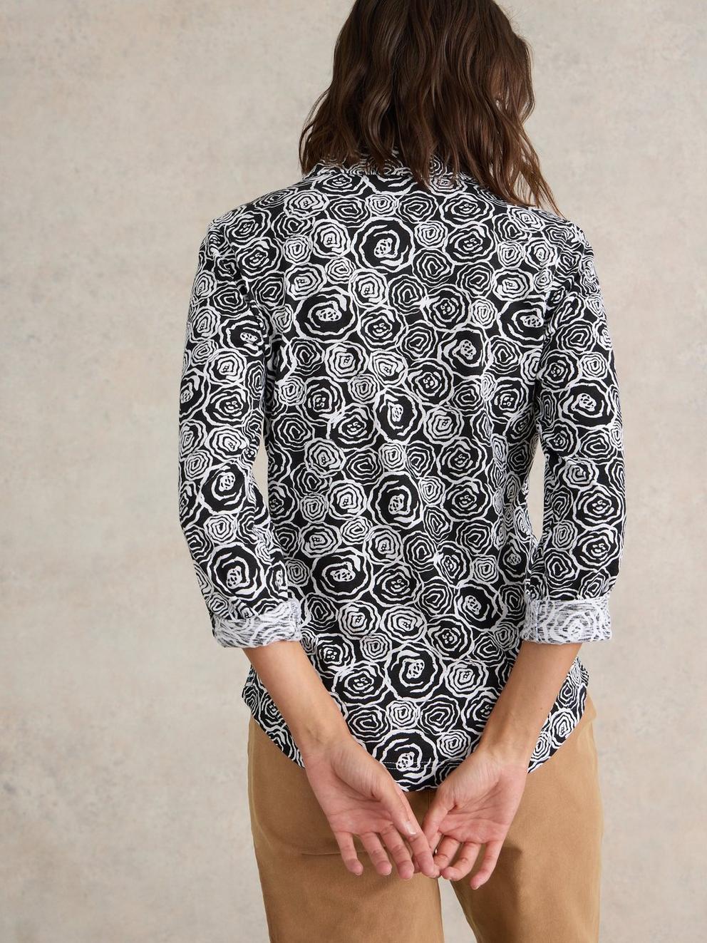 ANNIE COTTON SHIRT in BLK PR - MODEL BACK