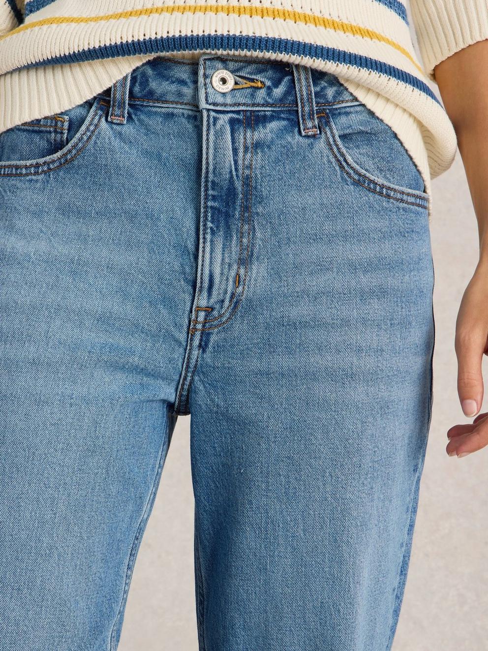 Charlie Straight Crop Jean in MID DENIM - MODEL DETAIL