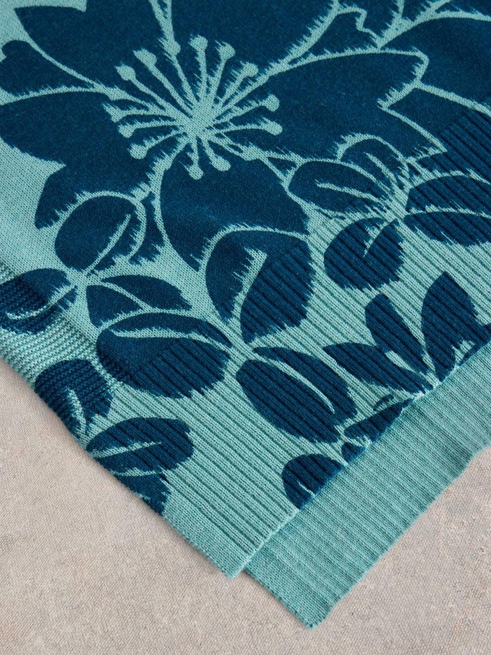 OLIVE PRINTED JUMPER in BLUE MLT - FLAT DETAIL