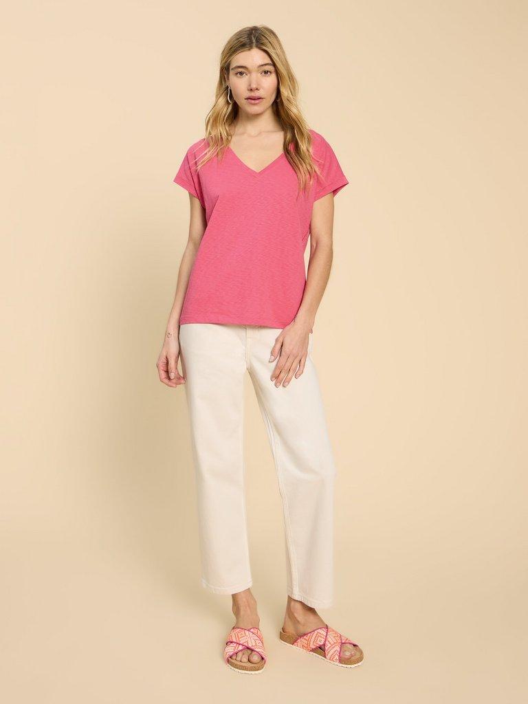 NOAH SS V NECK TEE in LGT PINK - MODEL DETAIL