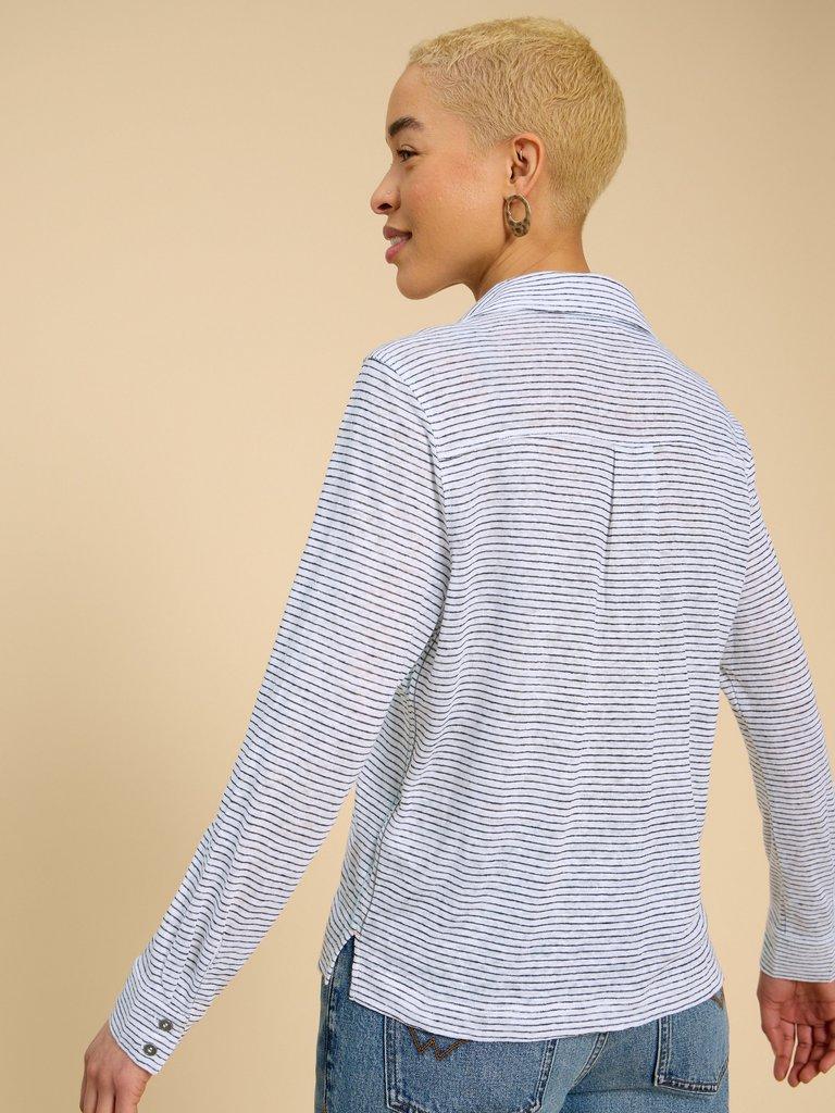 CHARLIE SHIRT in IVORY MLT - MODEL BACK