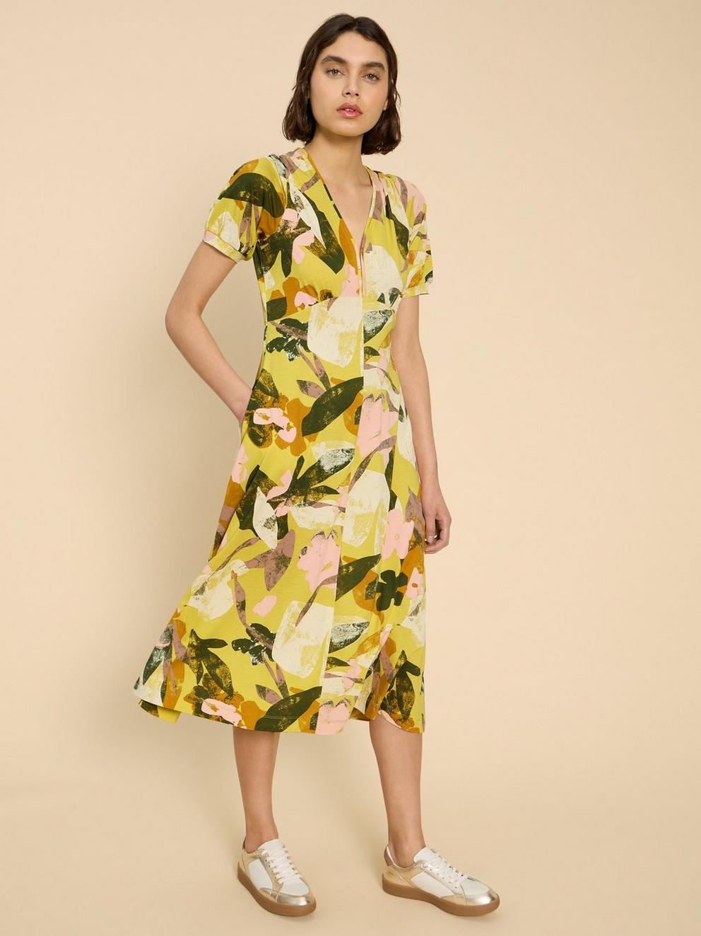 Megan Jersey Printed Dress in YELLOW PR - MODEL DETAIL