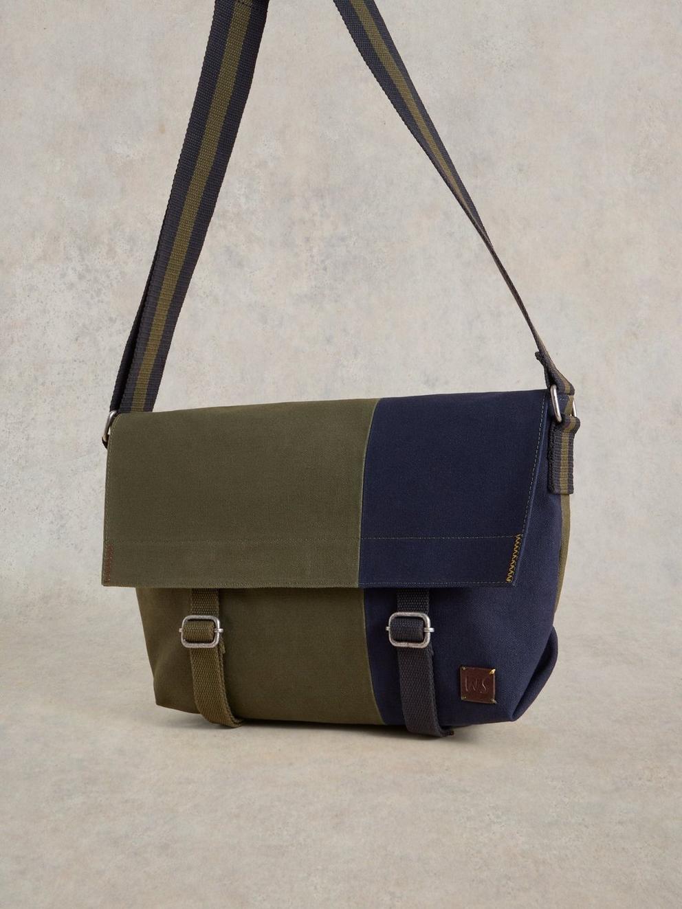 Teddy Canvas Messenger Bag in GREEN MLT - MODEL DETAIL