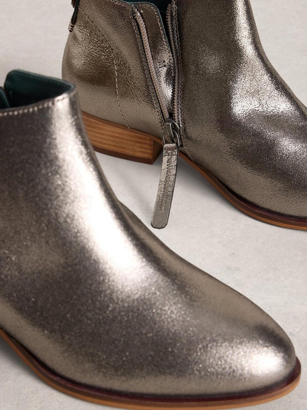 Wide Fit Leather Ankle Boot in PEWTER MET - FLAT DETAIL