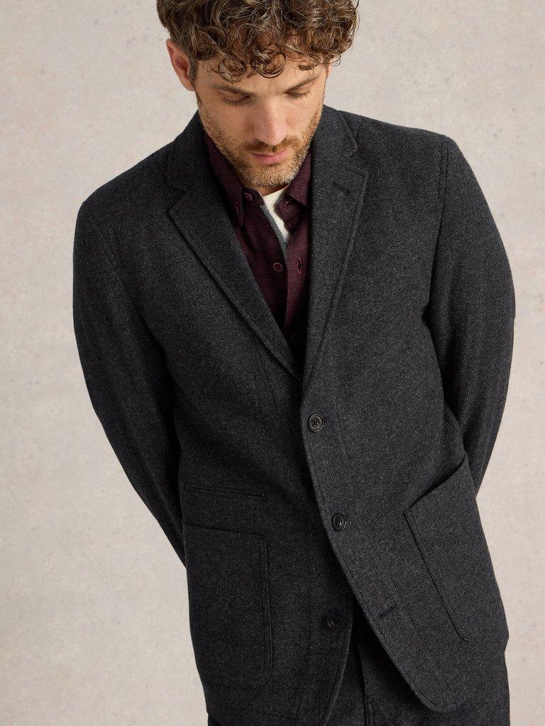 McKay Wool Blazer in CHARC GREY - MODEL DETAIL