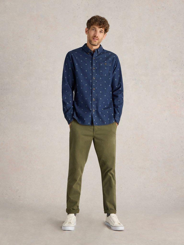 Denim Dobby Shirt in INDIGO BLE - MODEL FRONT