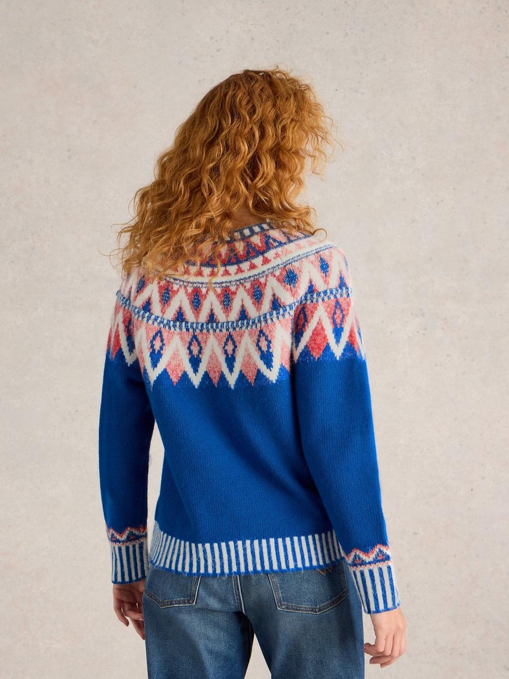 SAPPHIRE FAIRISLE WOOL JUMPER in BLUE MLT - MODEL BACK