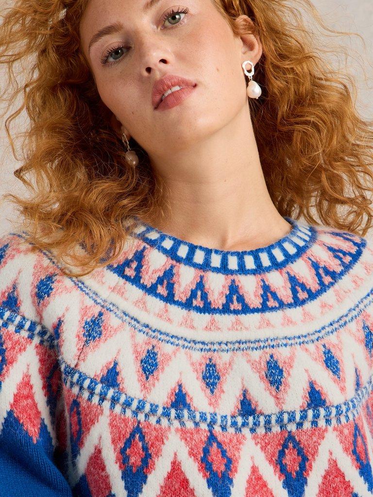 SAPPHIRE FAIRISLE WOOL JUMPER in BLUE MLT - MODEL DETAIL