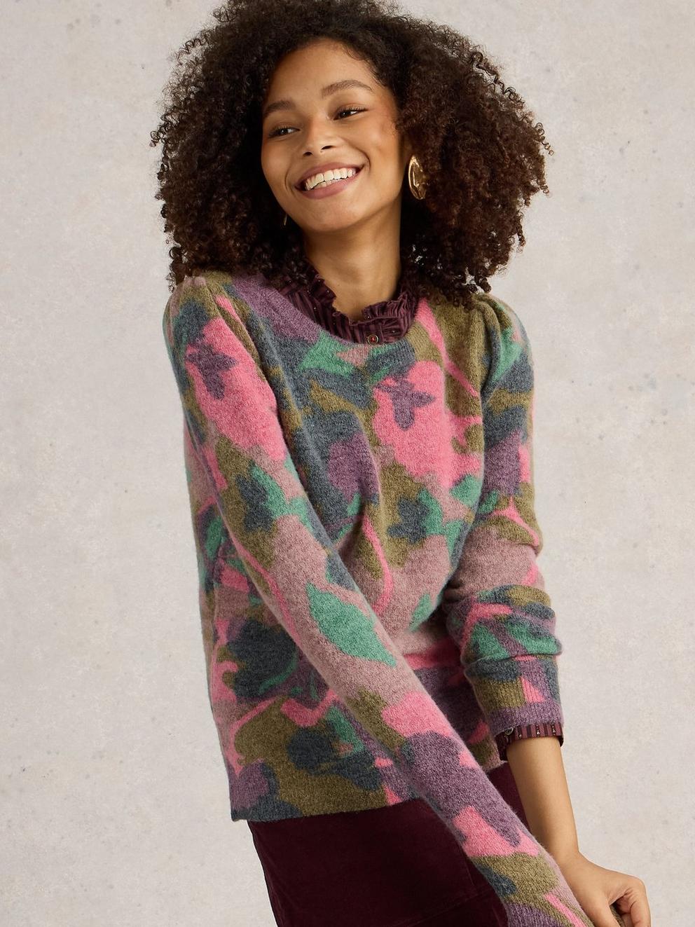 JODIE PRINTED FLORAL JUMPER in GREEN MLT - MODEL DETAIL