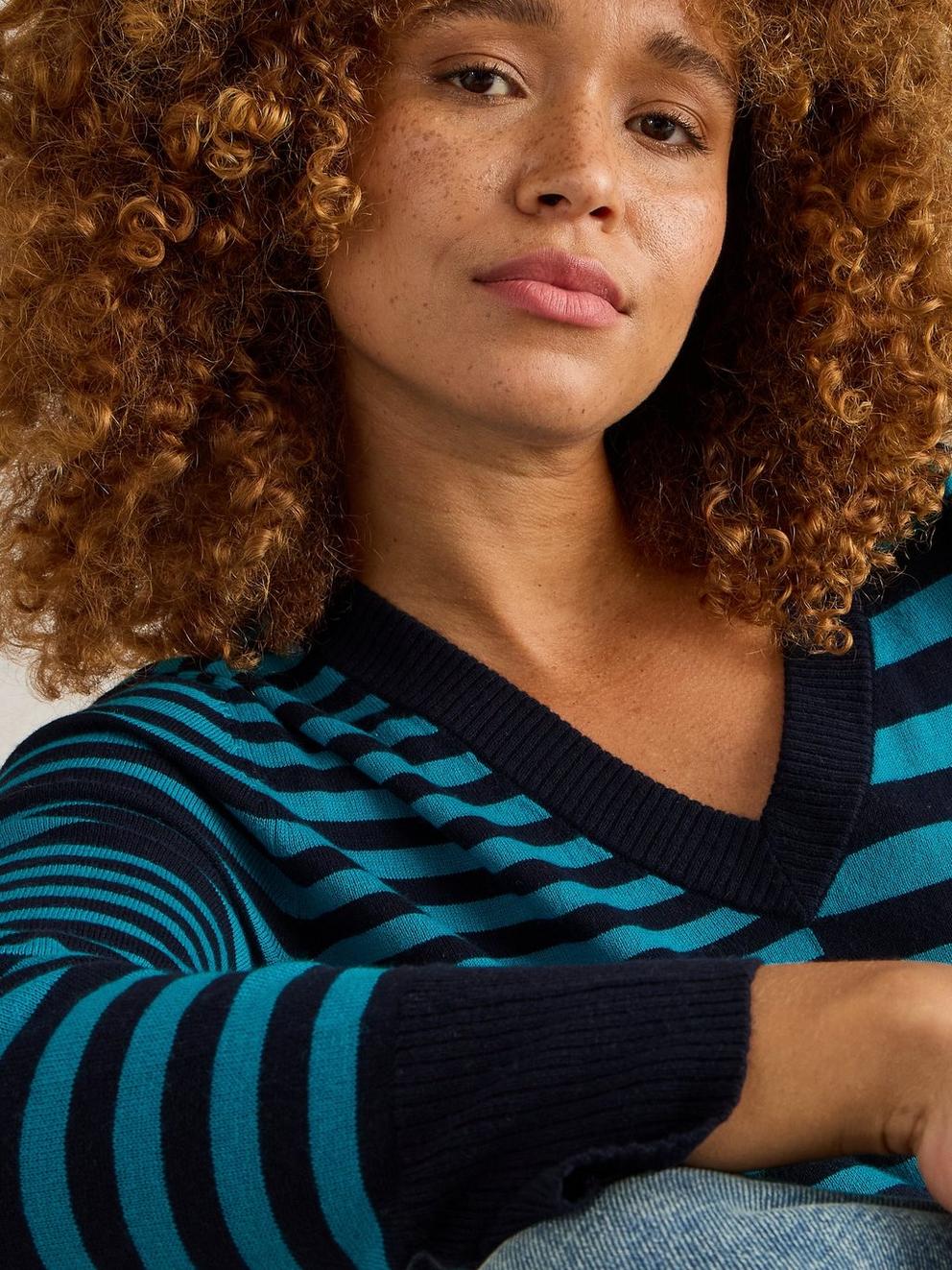 MAGGIE LONG SLEEVE JUMPER in GREEN MLT - MODEL DETAIL