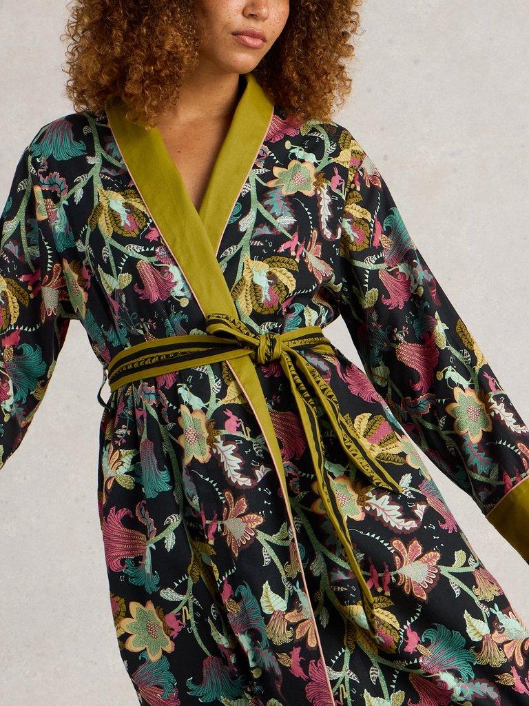 Nina Organic Dressing Gown in BLK PR - MODEL DETAIL