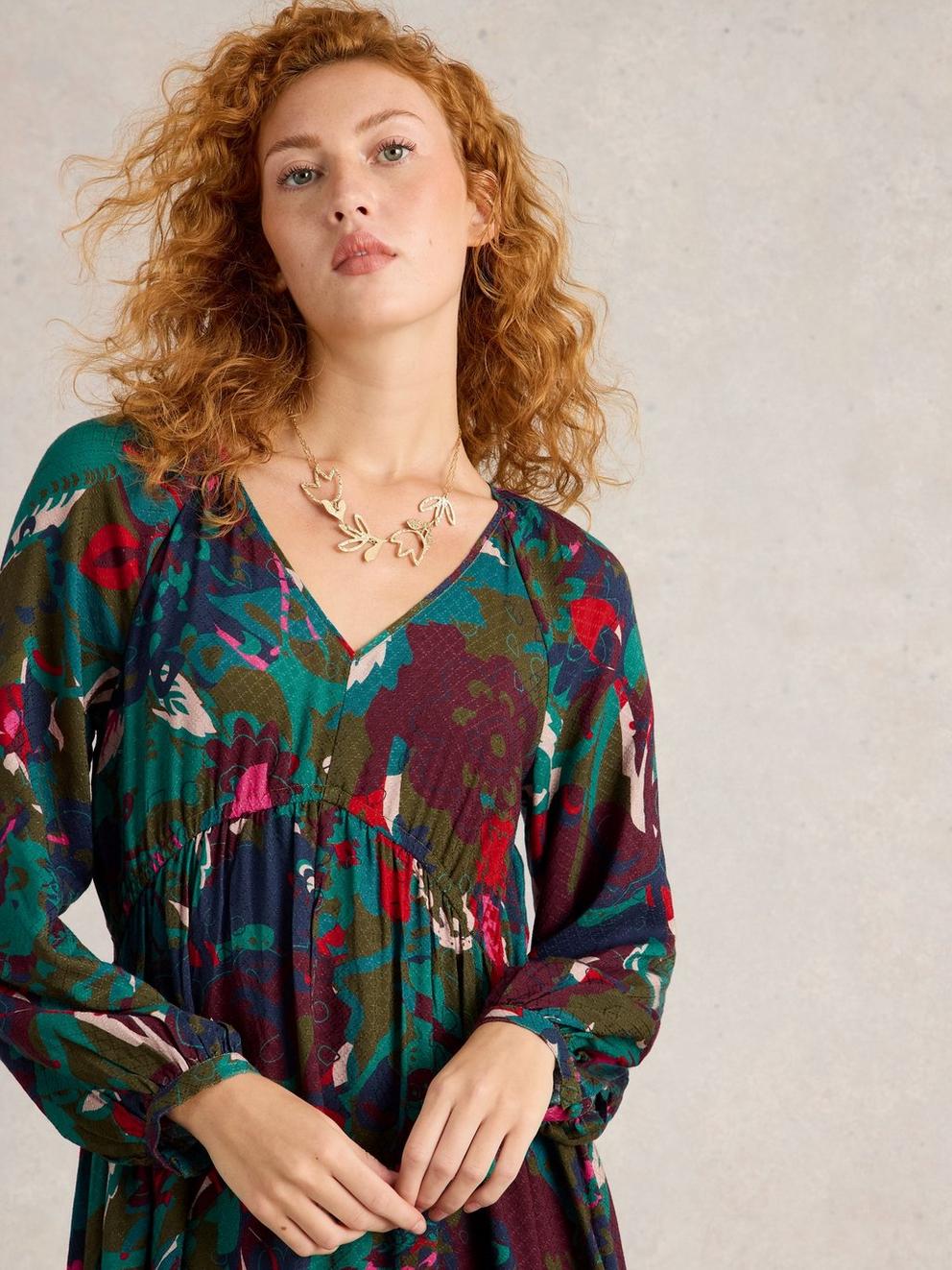 Izzy Midi Dress in GREEN PR - MODEL DETAIL
