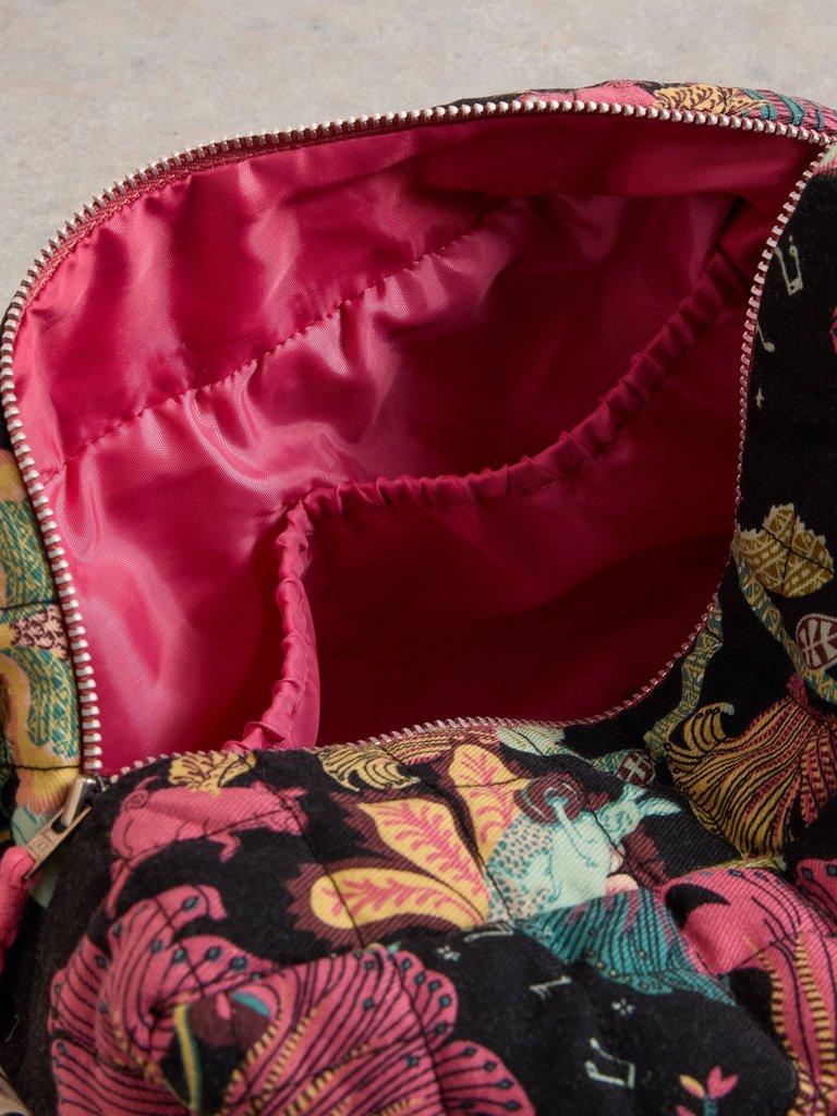 Printed Toiletry Bag in BLK PR - FLAT DETAIL