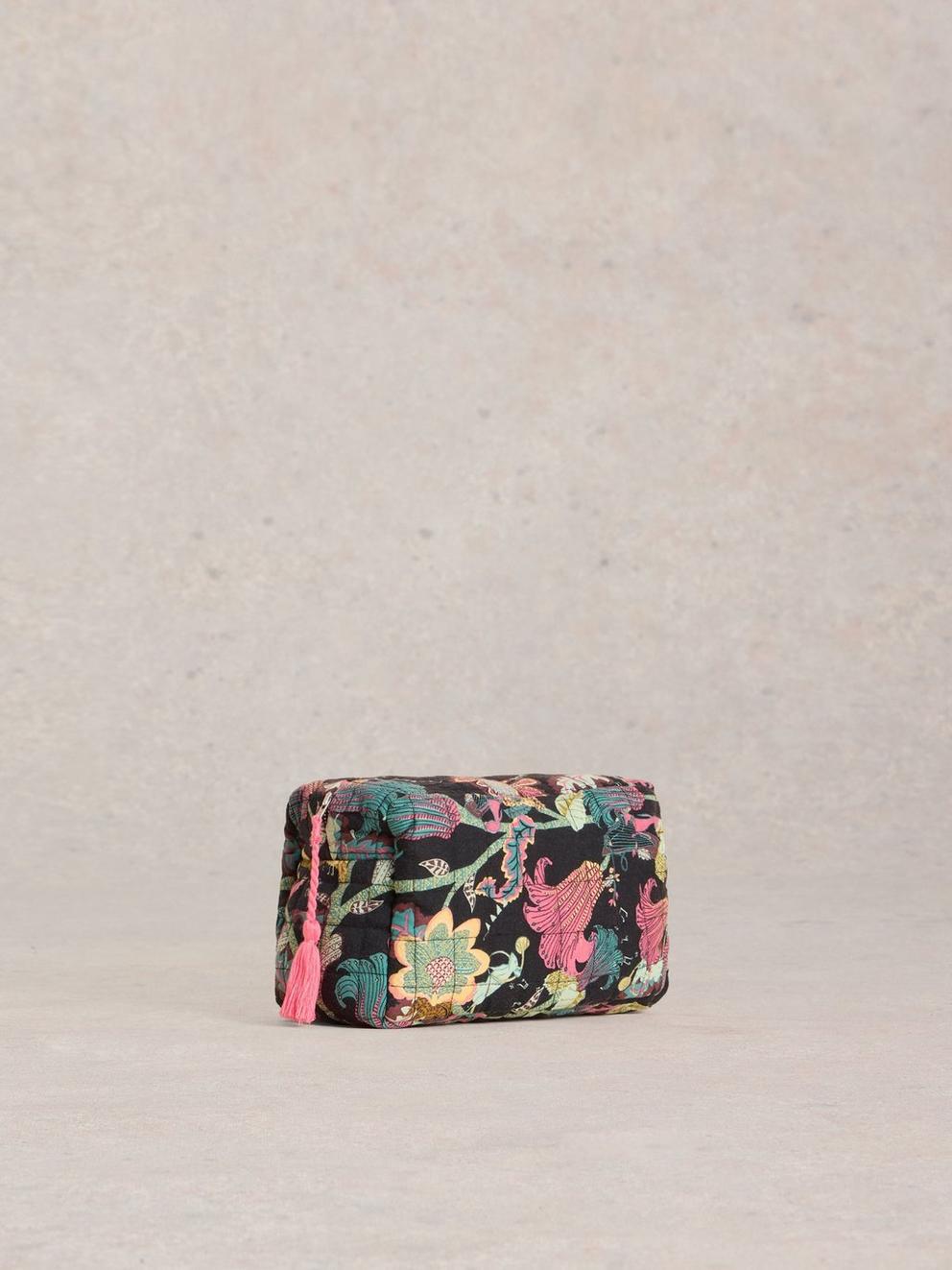 Printed Toiletry Bag in BLK PR - FLAT FRONT