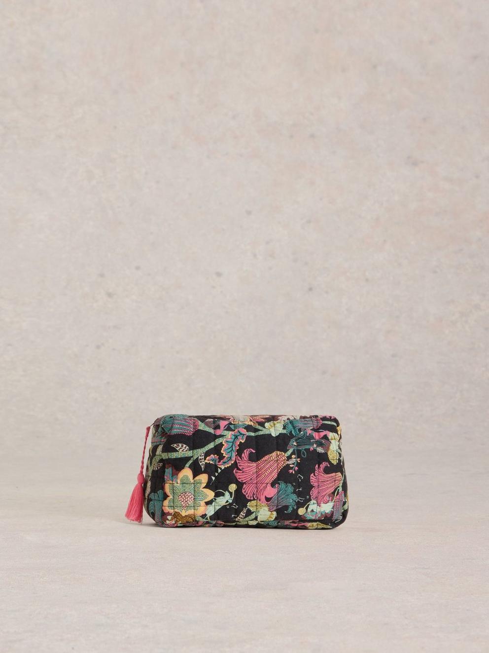 Printed Toiletry Bag in BLK PR - LIFESTYLE