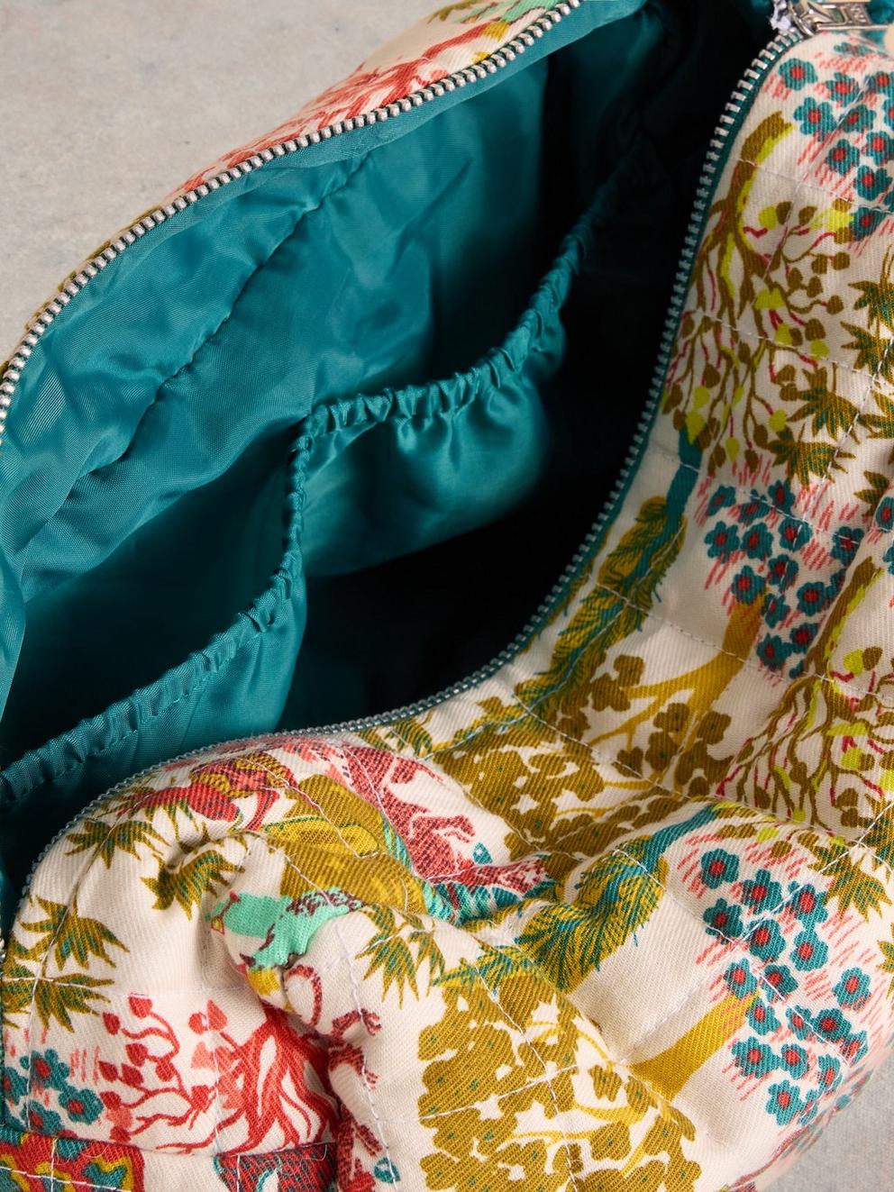 Printed Toiletry Bag in NAT PR - FLAT DETAIL