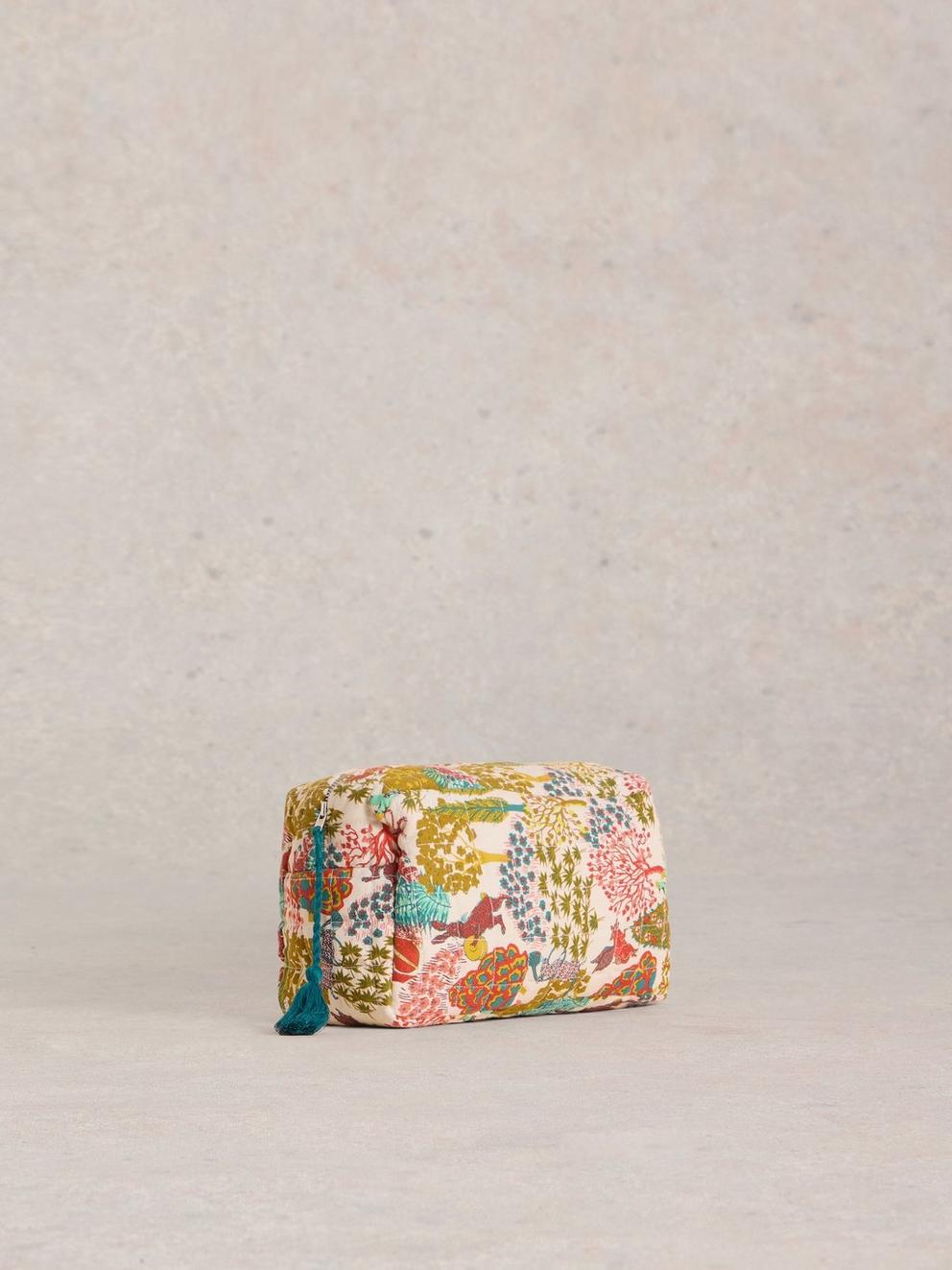 Printed Toiletry Bag in NAT PR - FLAT FRONT