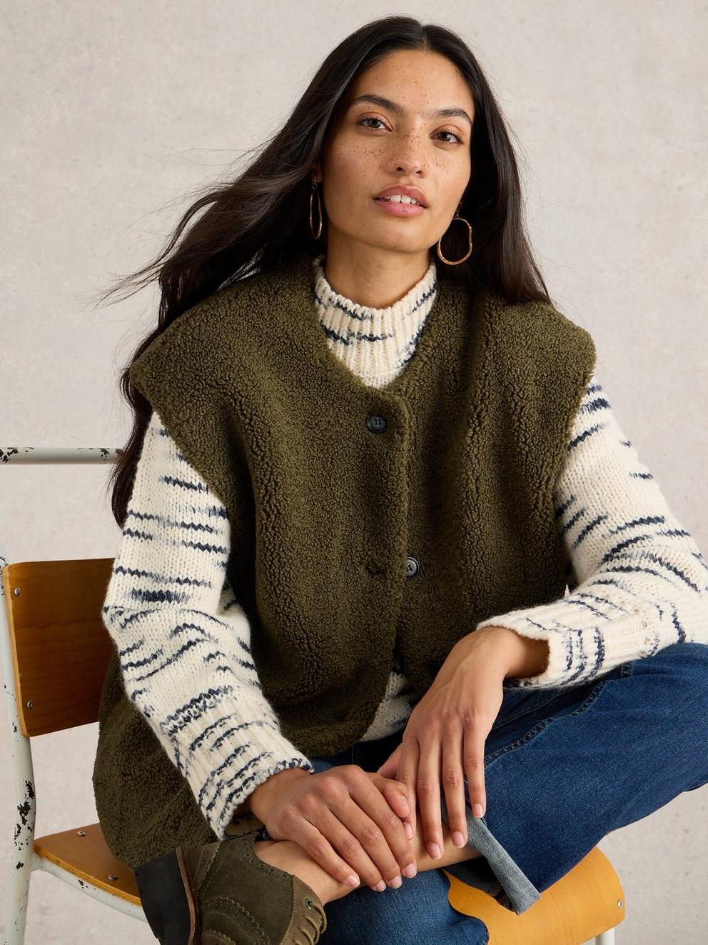Borg Gilet in KHAKI GRN - LIFESTYLE