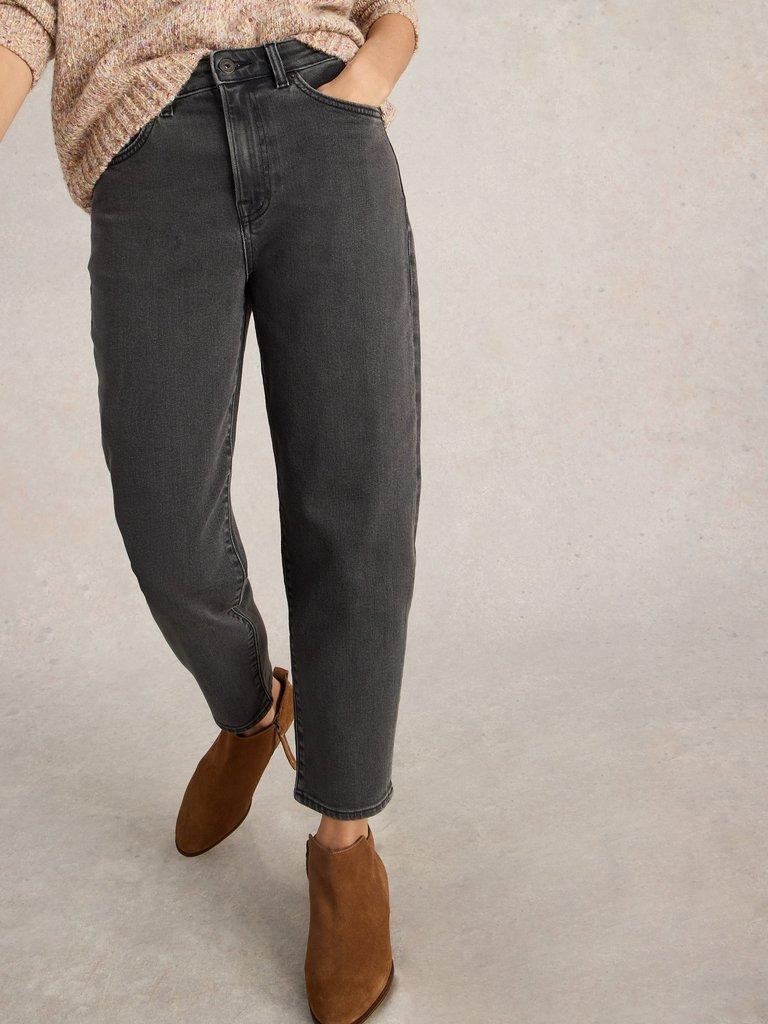 Tilly Tapered Jean in WASHED BLK - MODEL DETAIL