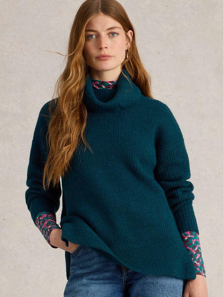 LOVELY JUMPER RIBBED in MID TEAL - MODEL DETAIL