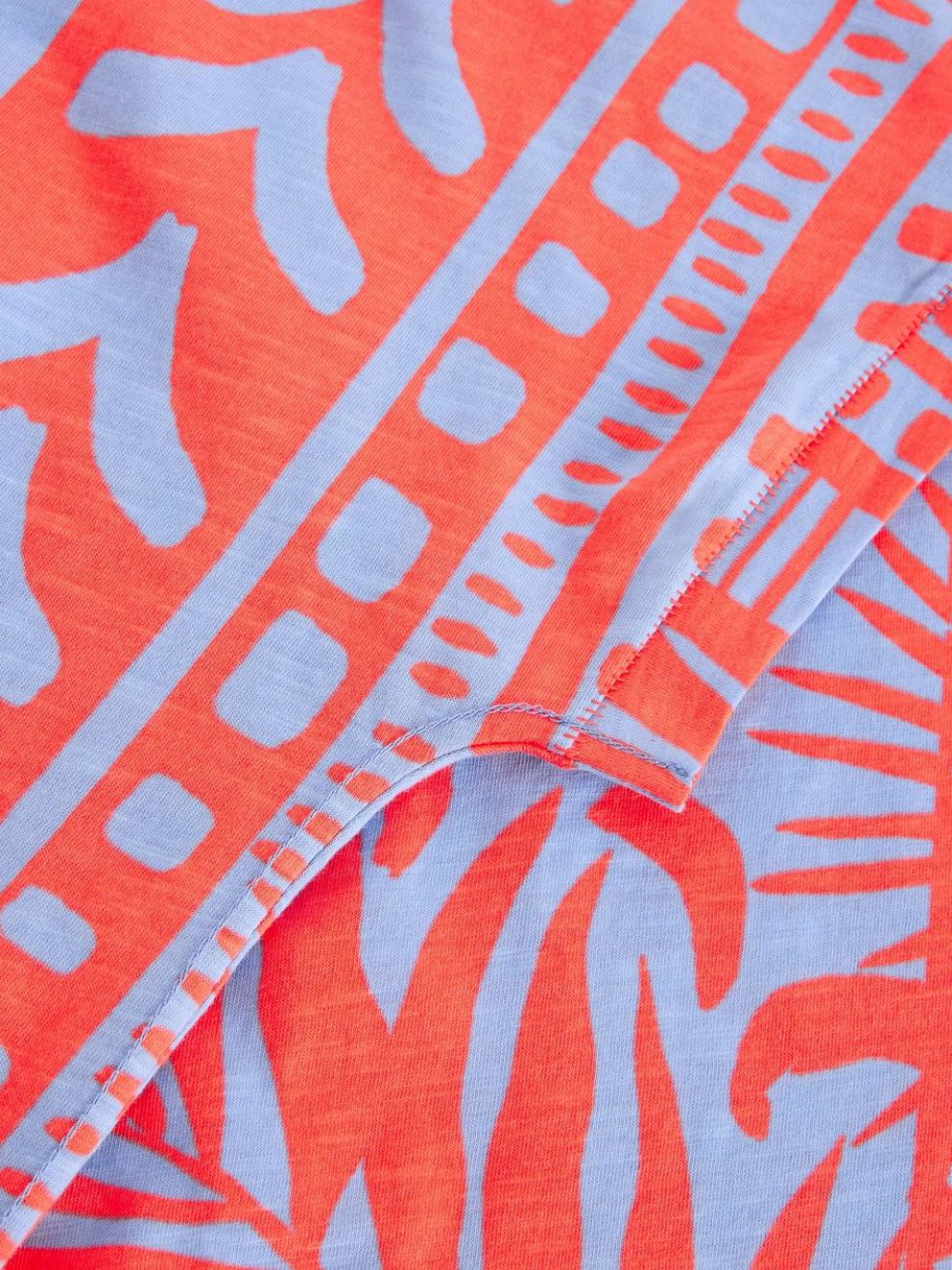 PRINTED NELLY NOTCH TEE in CORAL PR - FLAT DETAIL