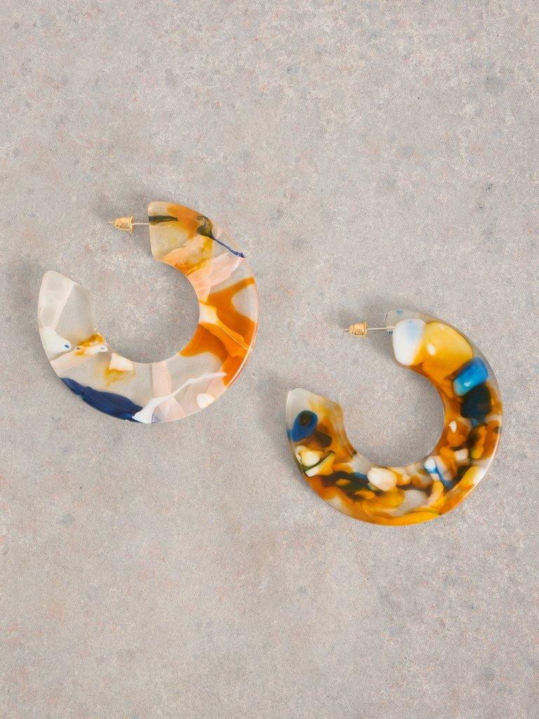 COSMO RESIN HOOP EARRING in TAN MULTI - FLAT FRONT