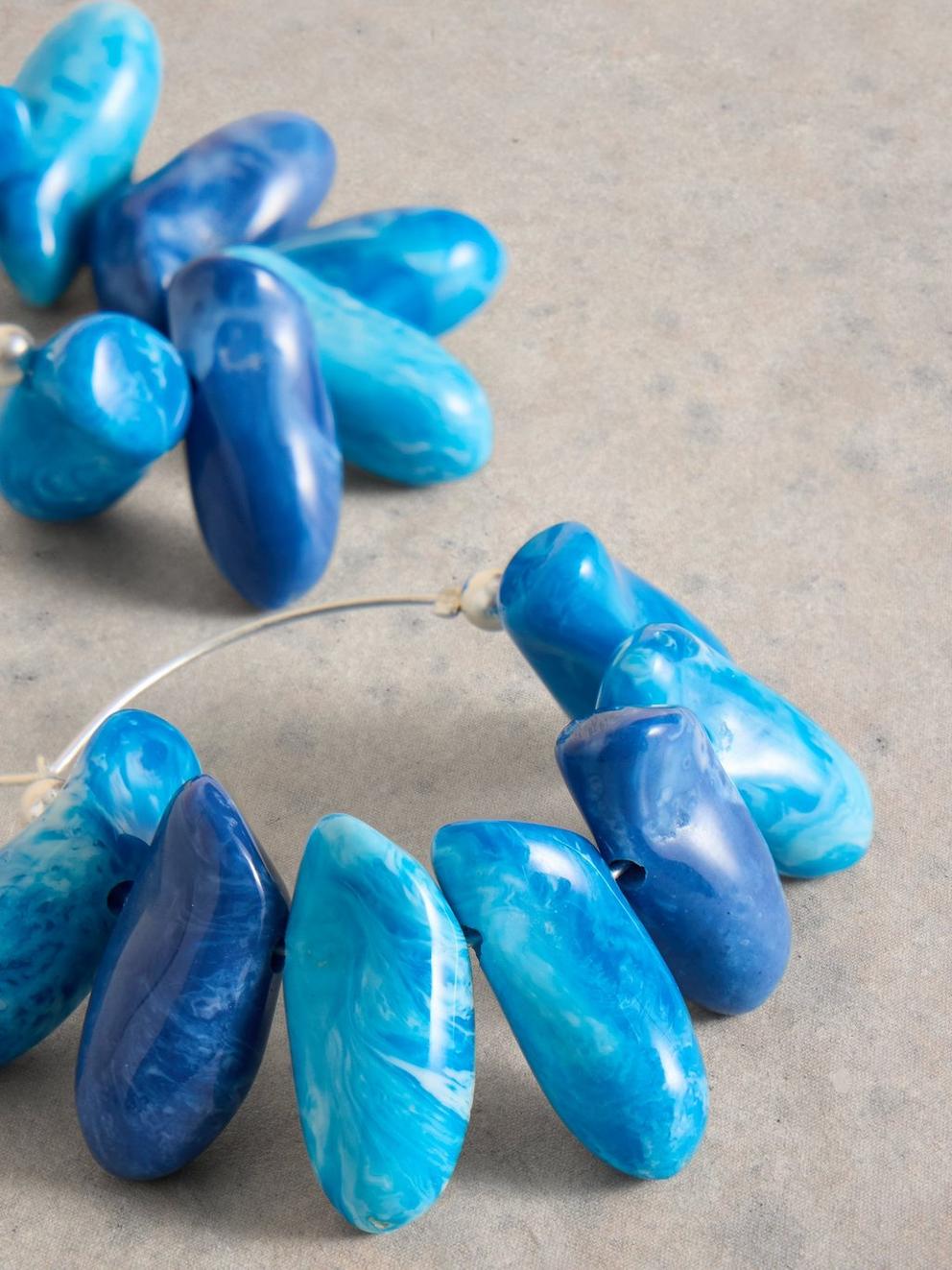 CAMELLIA RESIN EARRING in BLUE MLT - FLAT DETAIL