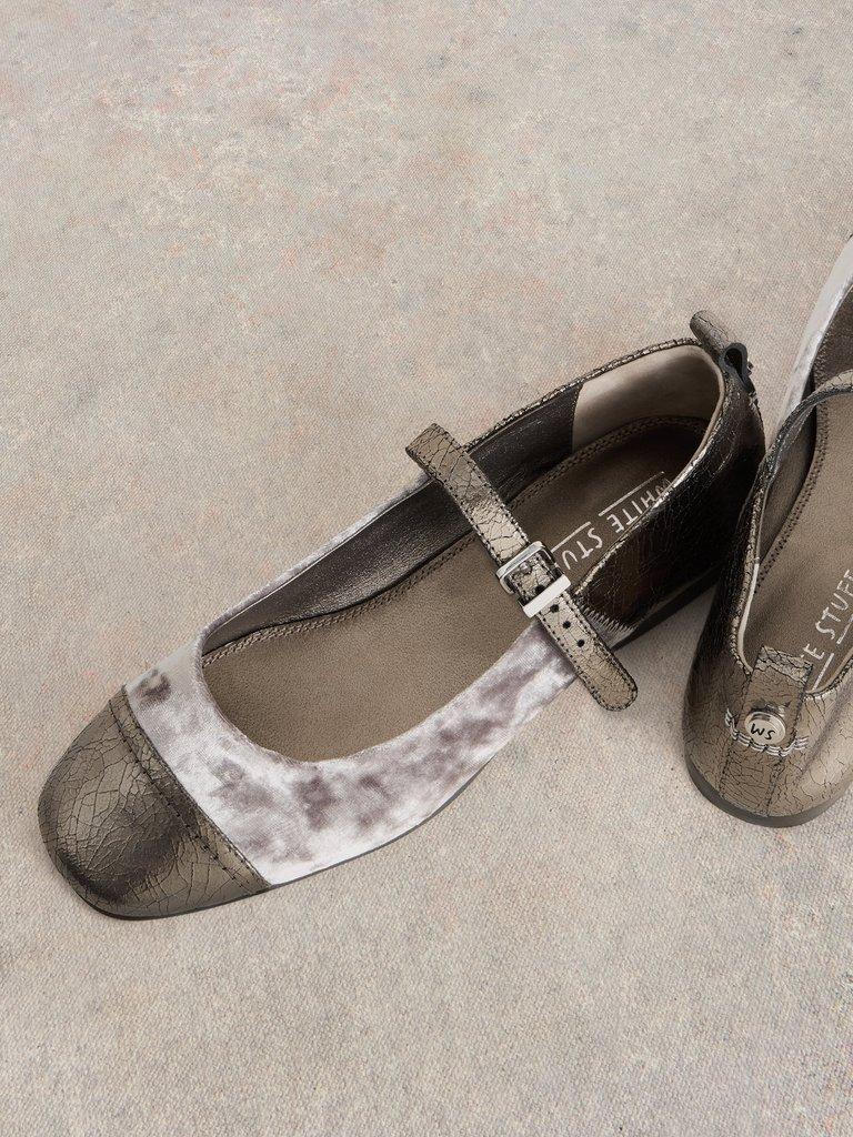 Loral Velvet Mary Jane in DUS GREY - FLAT DETAIL