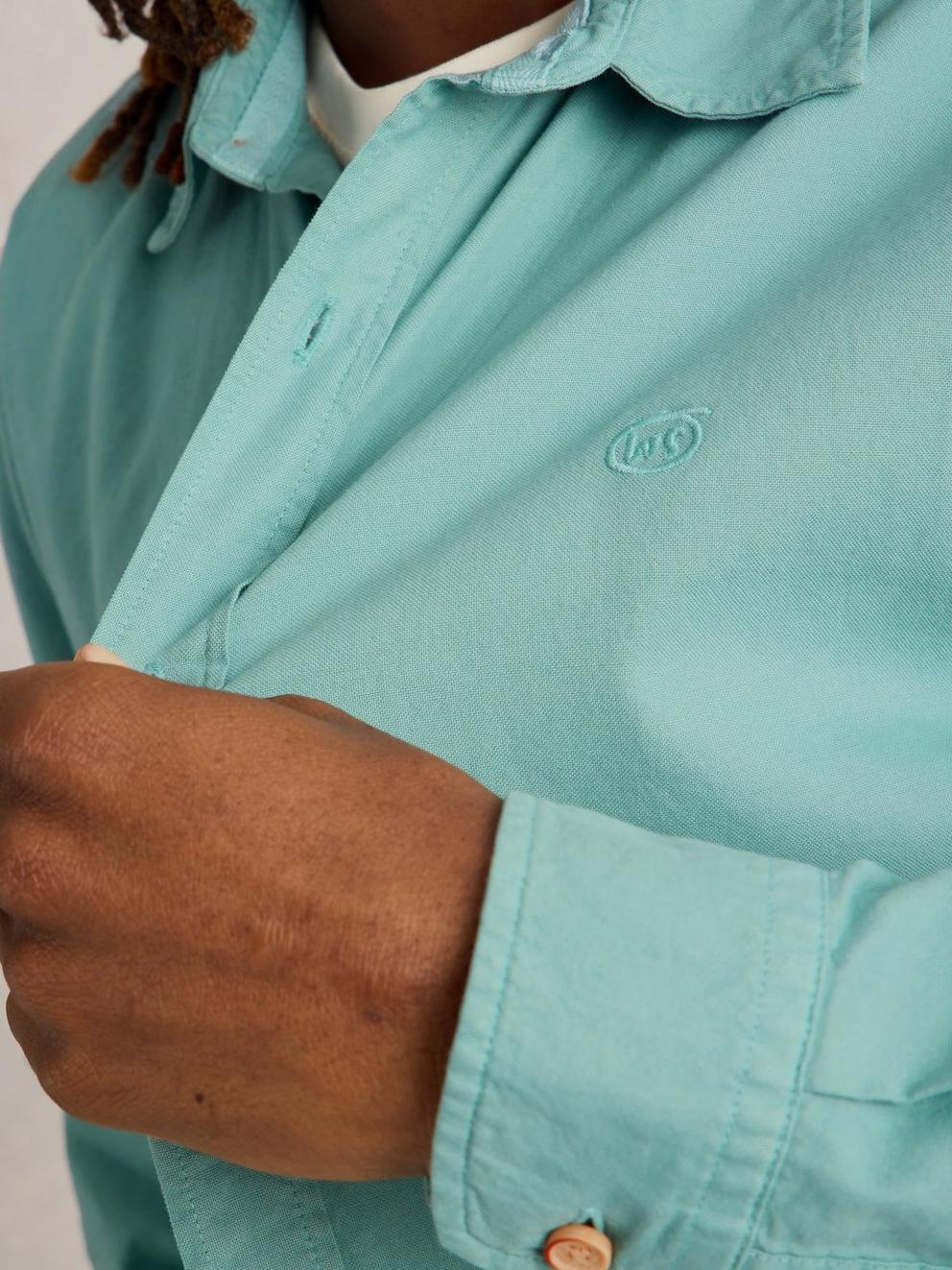 Bruton Oxford Shirt in LGT BLUE - MODEL DETAIL